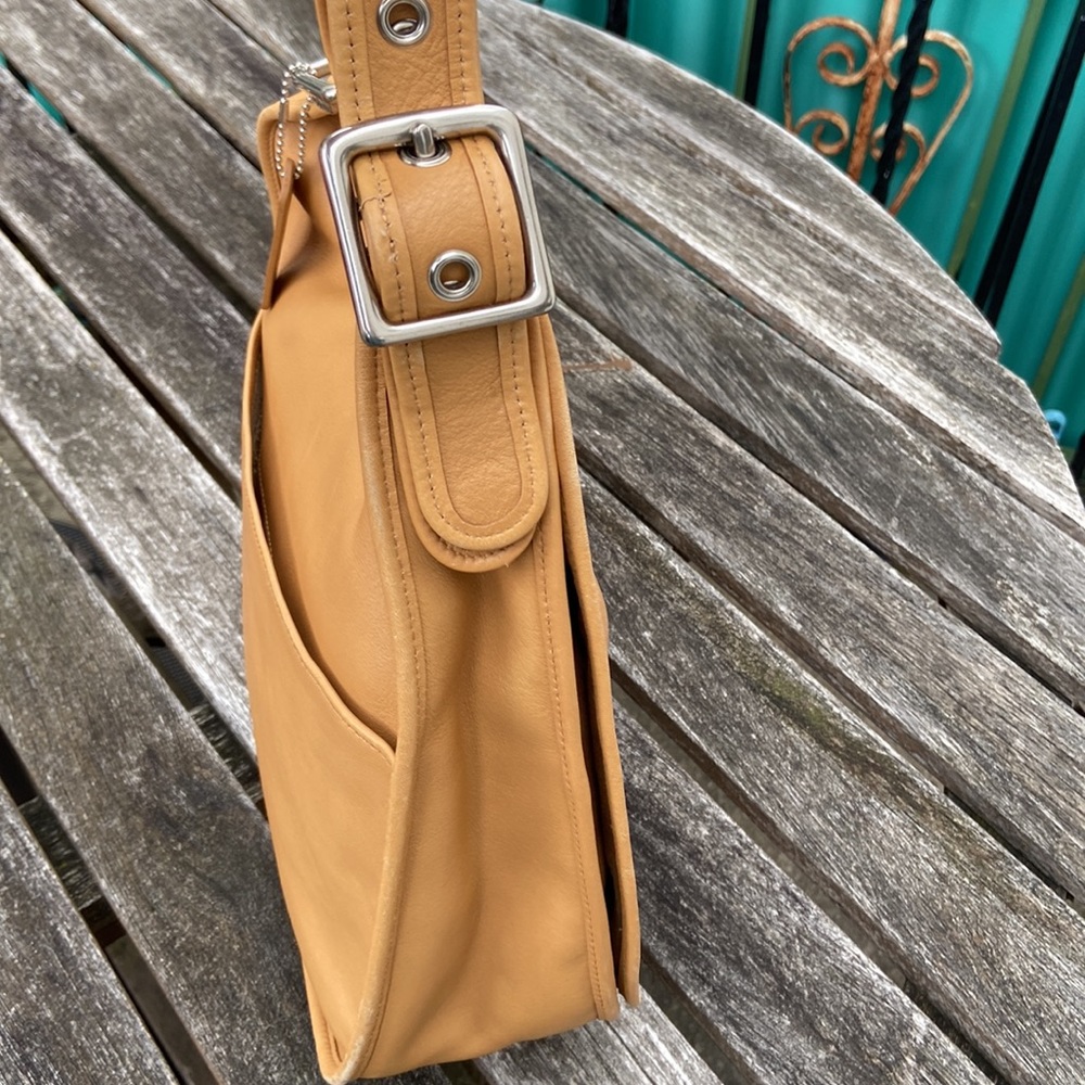 Coach Tan Leather Shoulder Bag - Picture 4 of 9